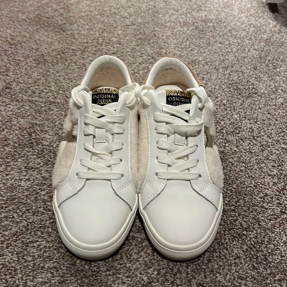 Vintage Havana “Wren” sneaker with shearling detail